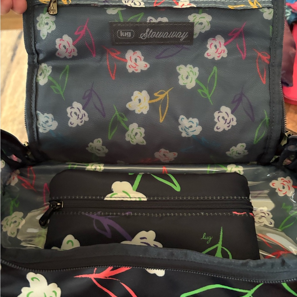 Lug Floral Quilted Toiletries Bag - Picture 6 of 11